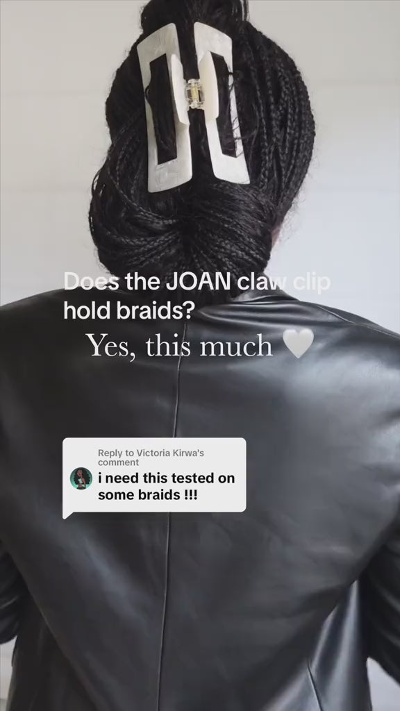 JOAN pearl claw clip